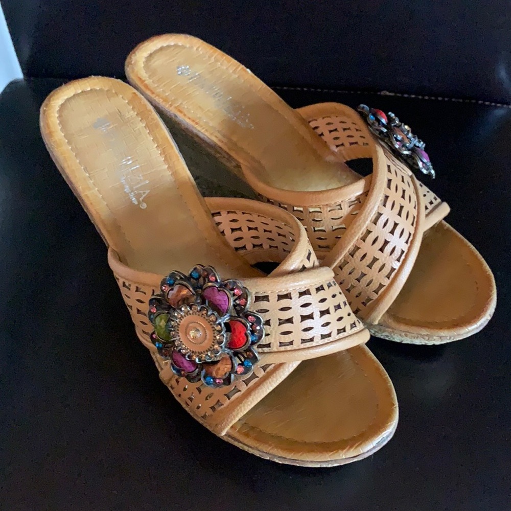 Patrizia by Spring Step floral wedges